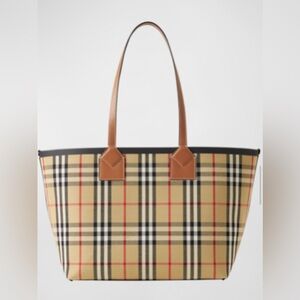 Beautiful iconic BURBERRY HERITAGE TOTE
Sold in most stores. Ready to ship